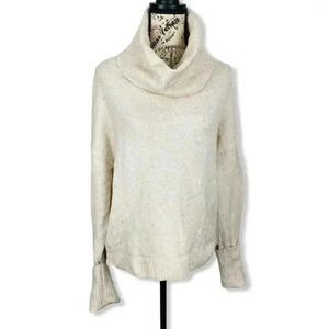 Chelsea 28- tan turtleneck sweater- S